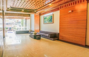 Lobby sitting area - Sea Wave Hotel (Nha Trang)