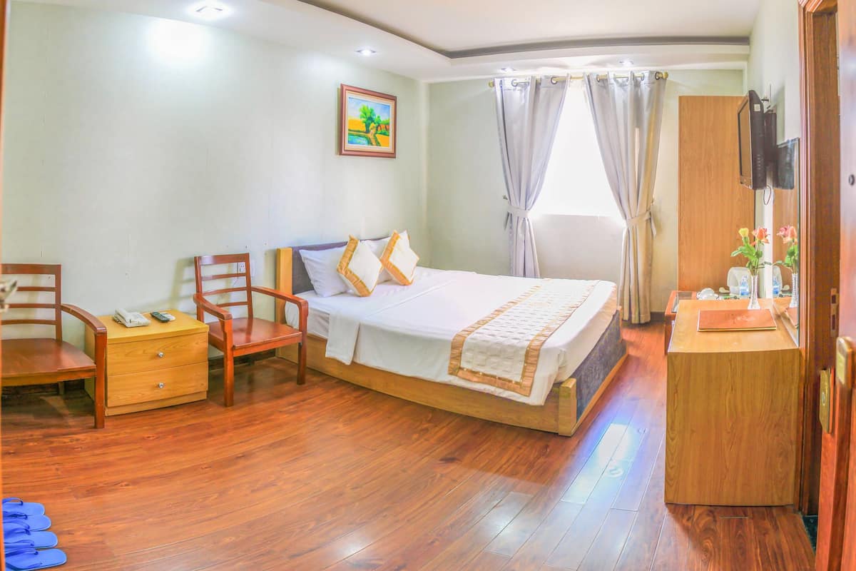 Superior Double or Twin Room, City View | Minibar, in-room safe, rollaway beds (free), WiFi (free)