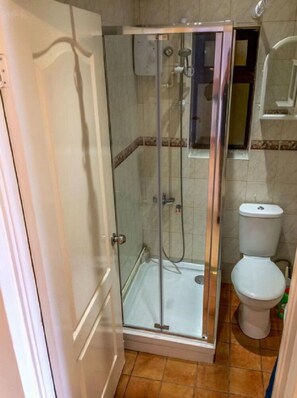 Hårføner og håndklær