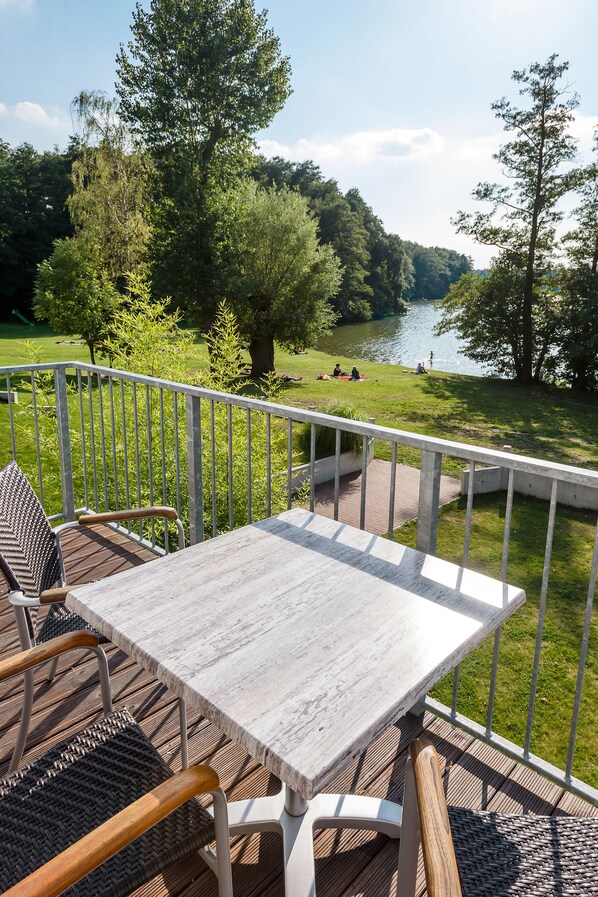 Apartment, Balkon, Seeblick | Balkon