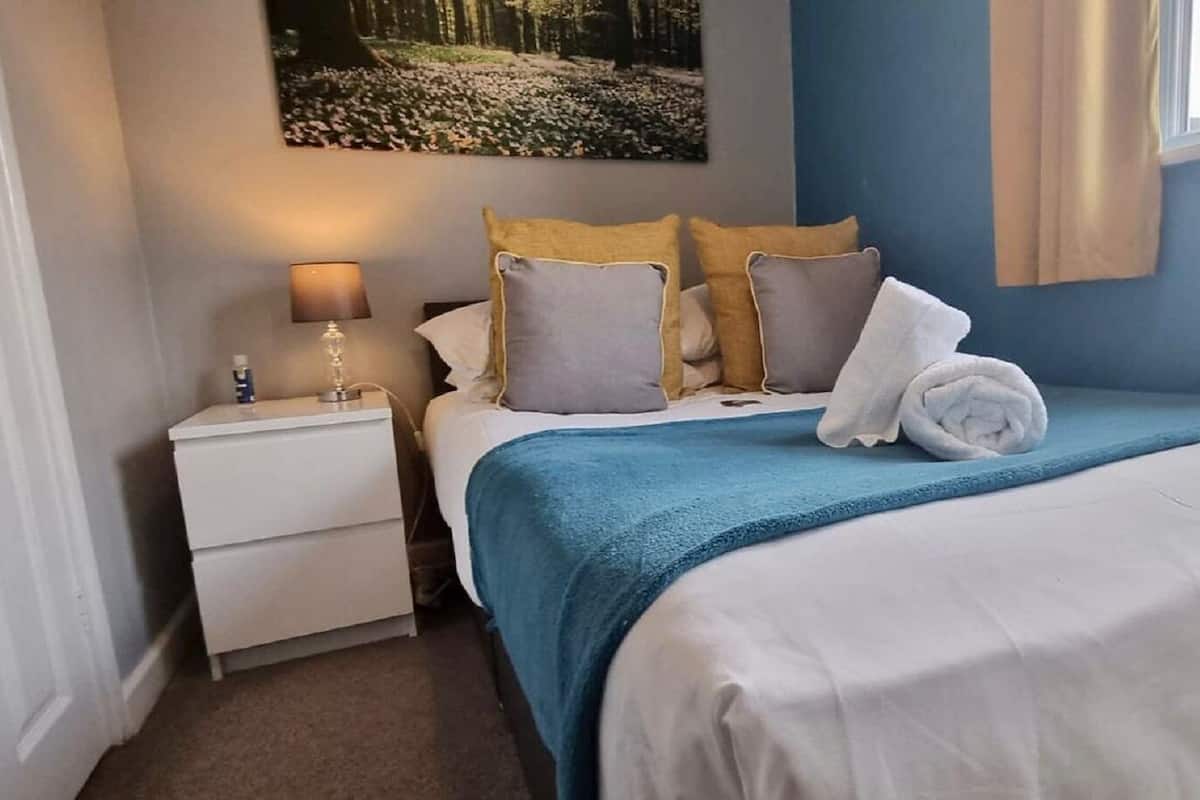 Economy Double Room, 1 Double Bed, Non Smoking, City View | 1 bedroom, premium bedding, individually decorated