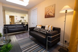 Lobby lounge - Valentia Lodge Serviced Accommodation (Oxford)