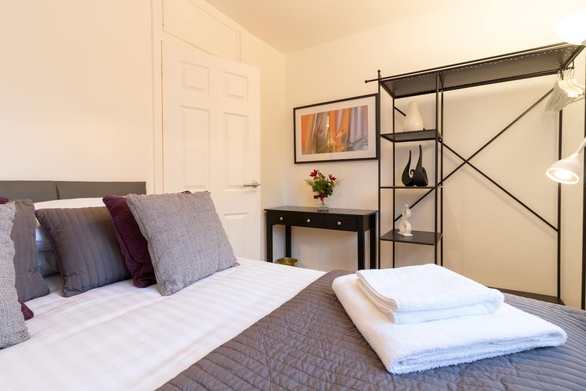 Habitación doble estándar (V3) | 1 habitación, sábanas de algodón egipcio y ropa de cama de alta calidad