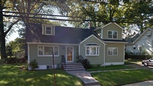 Exterior - House - Private Room 1- Near NYC/EWR/OutletMall (Roselle)