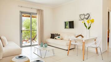 Minibar, in-room safe, individually decorated, desk