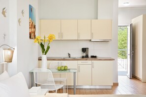 Appartement Premium | Cuisine privée | Réfrigérateur, cafetière/bouilloire, bouilloire électrique