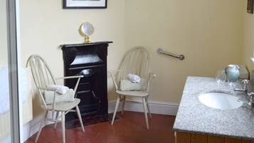 The Morning Room | Bathroom | Free toiletries, hair dryer, towels