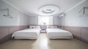 Deluxe Room (A) | Egyptian cotton sheets, premium bedding, laptop workspace, soundproofing