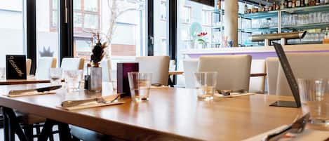 Lunch and dinner served, local and international cuisine