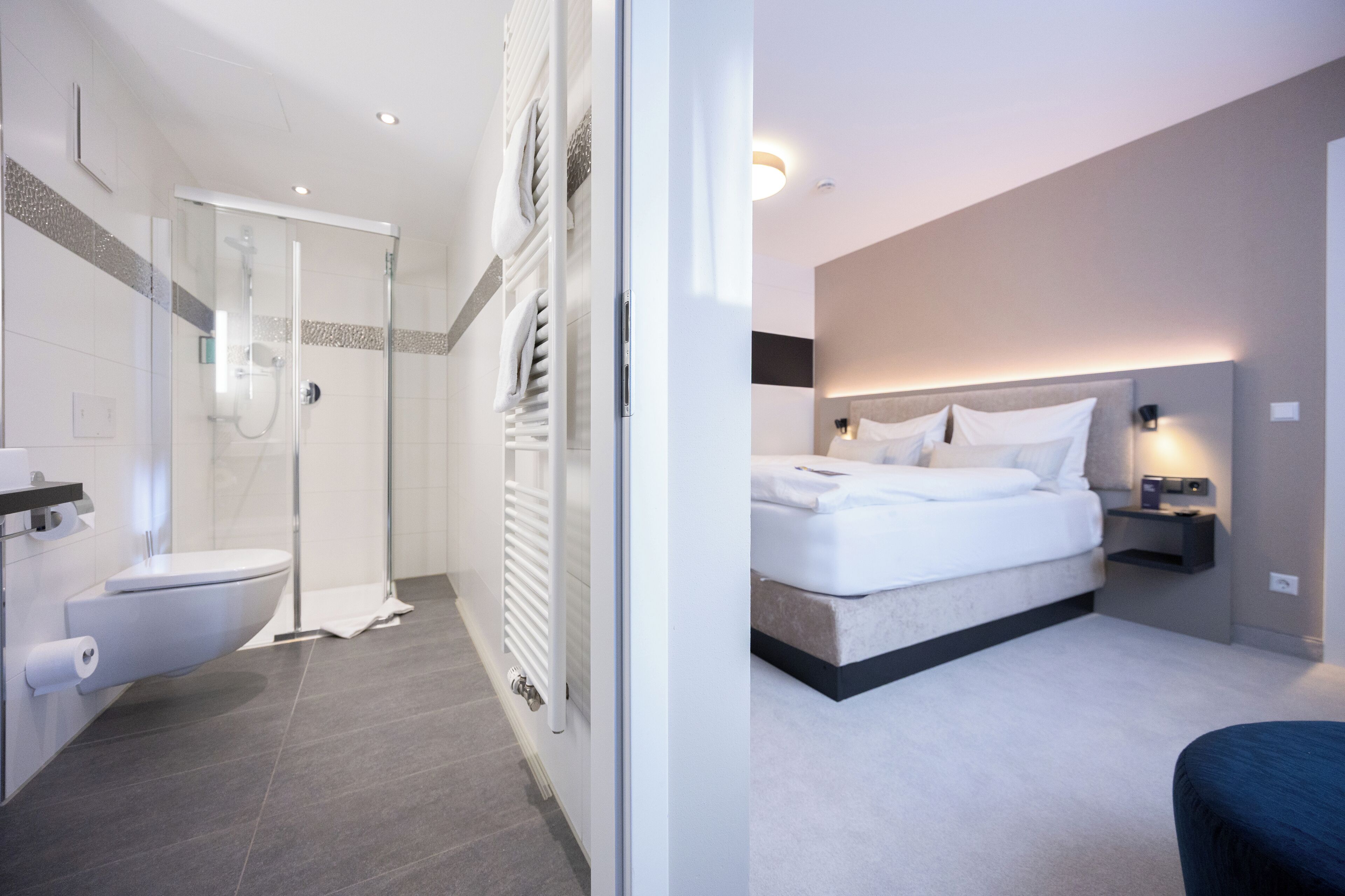 family room | bathroom | free toiletries, hair dryer, towels, soap