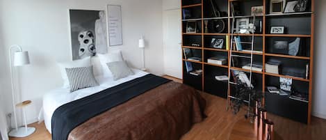 Quarto triplo conforto (Parentale) | Individualmente decorados, individualmente mobiliados, escrivaninha
