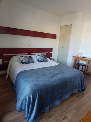 Bureau, Wi-Fi gratuit, draps fournis