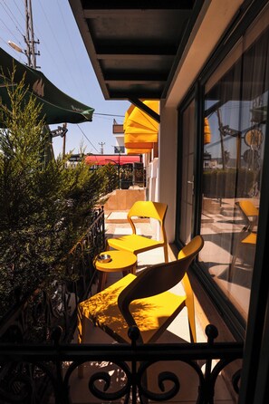 تجهيزات عازلة للصوت وواي فاي مجانًا وملاءات أسرّة