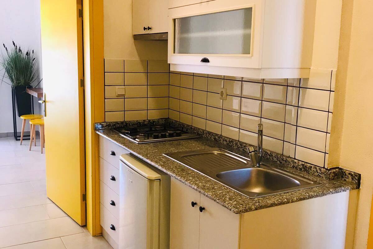 family apartment | private kitchen | fridge, electric kettle