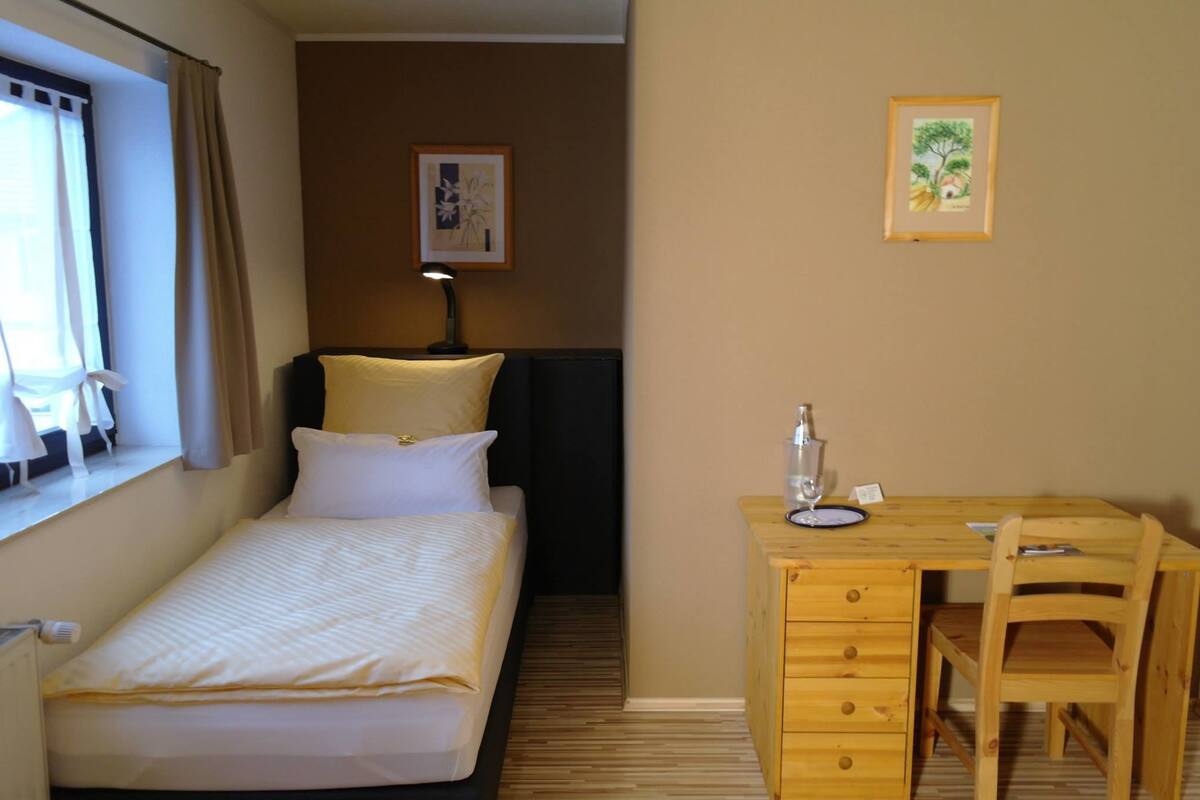 Single Room | In-room safe, desk, free WiFi, bed sheets