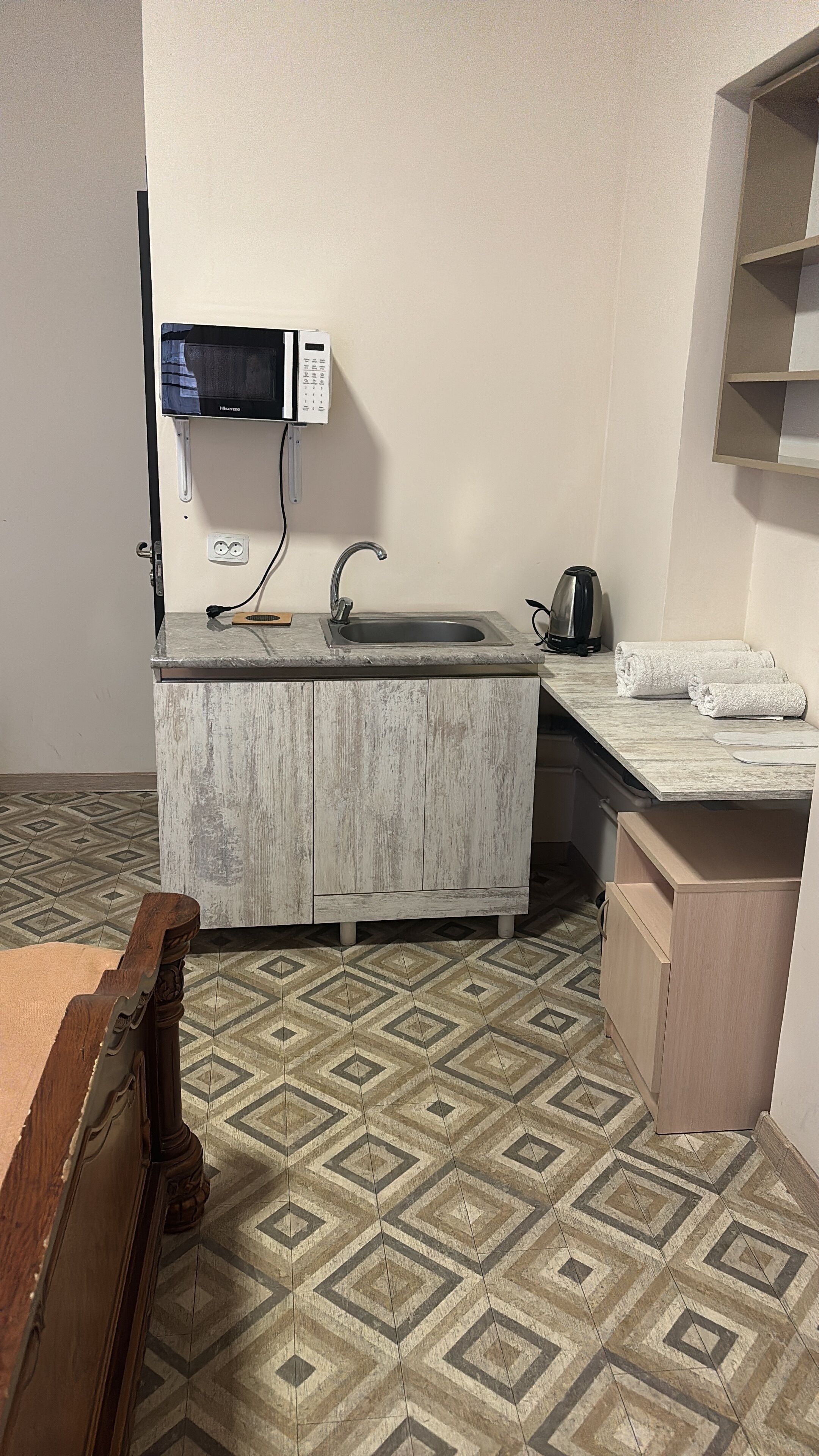 economy twin room (second building) | in-room dining