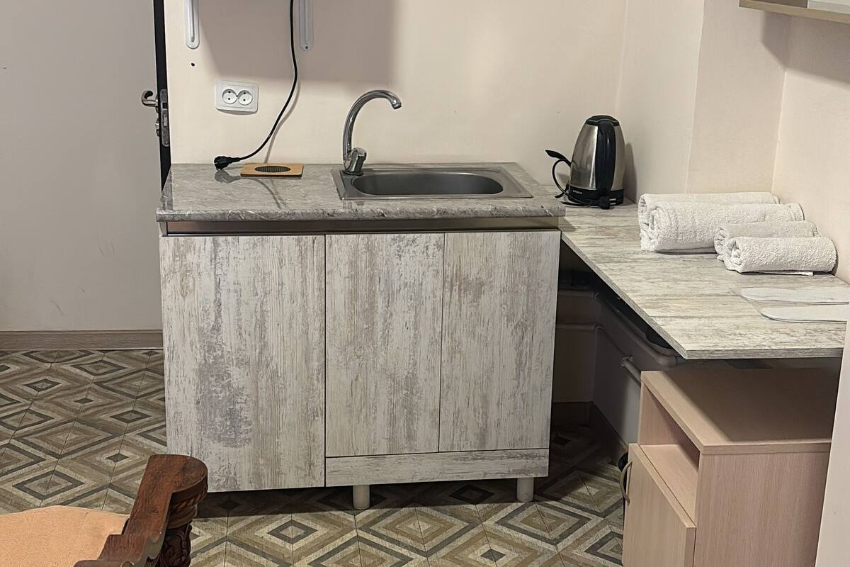 economy twin room (second building) | in-room dining