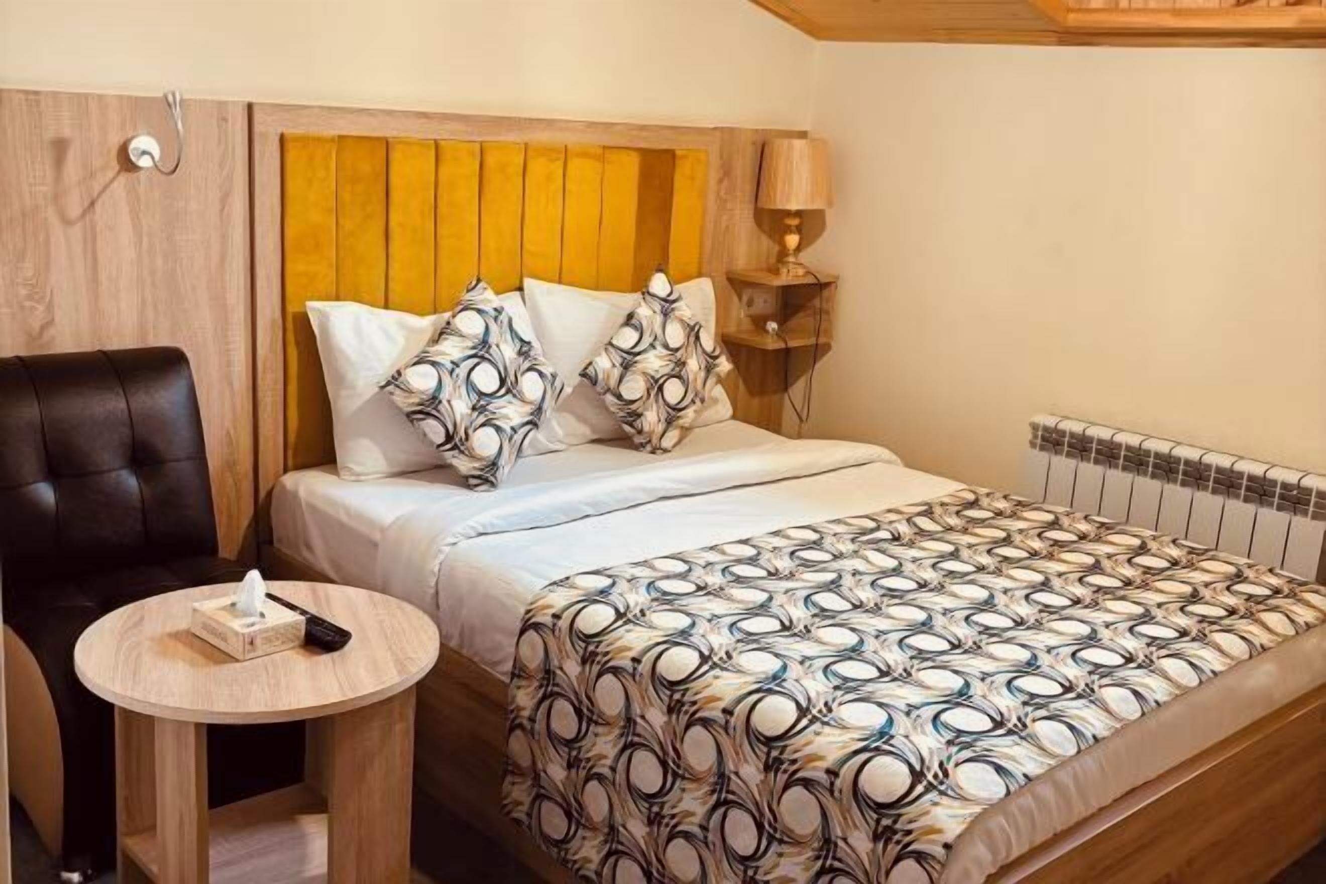 1 bedroom, premium bedding, blackout curtains, soundproofing