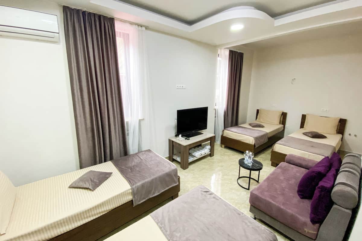 1 chambre, literie de qualité supérieure, rideaux occultants