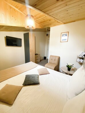 1 chambre, literie de qualité supérieure, rideaux occultants