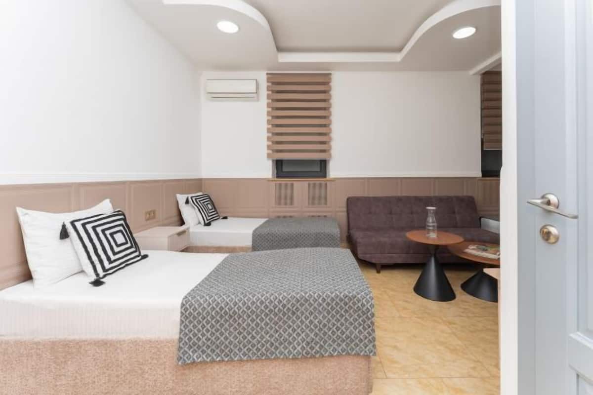 1 bedroom, premium bedding, blackout drapes, soundproofing