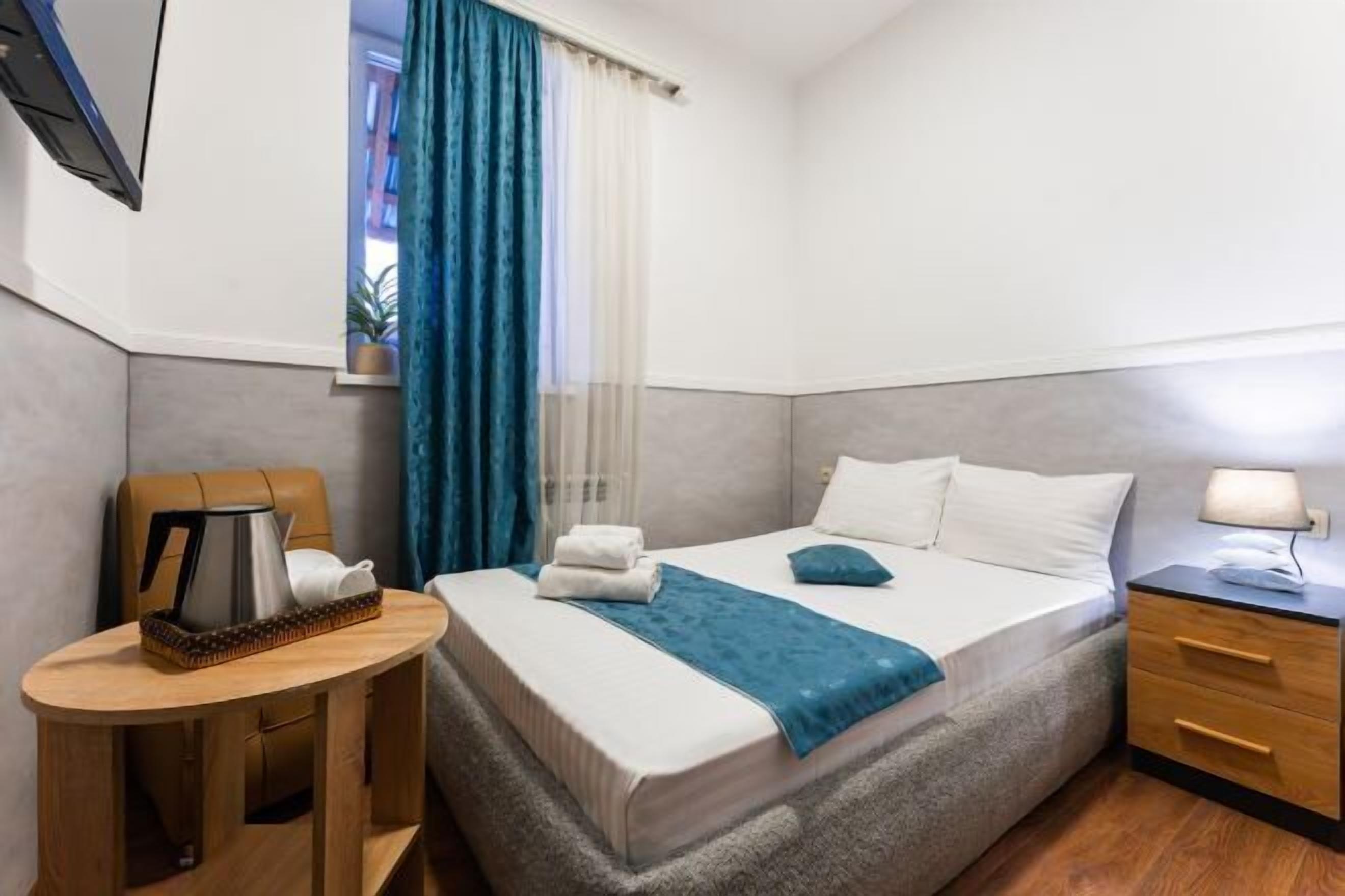 1 bedroom, premium bedding, blackout curtains, soundproofing