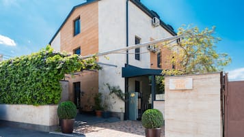 Fachada da propriedade
