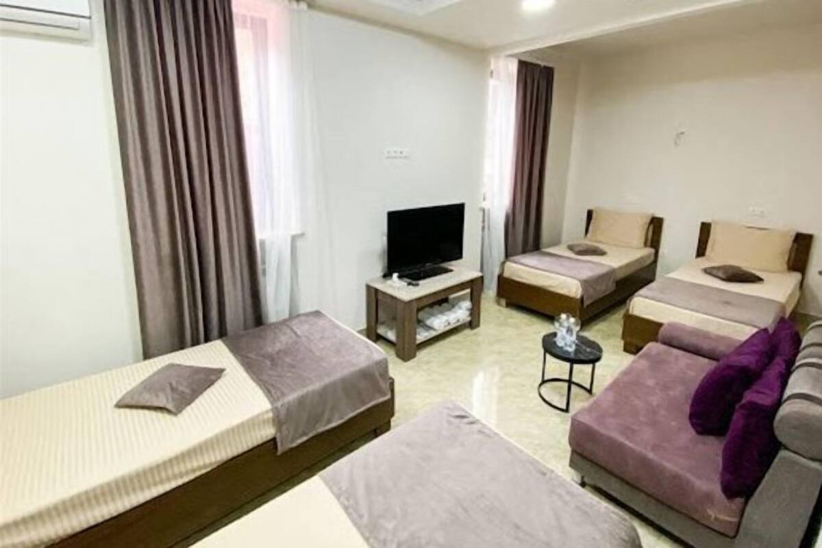 1 bedroom, premium bedding, blackout curtains, soundproofing
