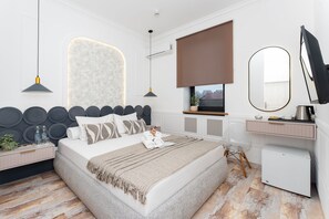 Habitación estándar doble | 1 dormitorio, ropa de cama de alta calidad, cortinas opacas