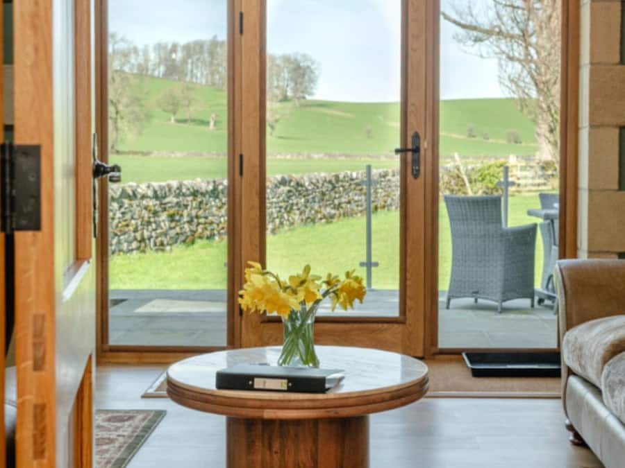 Deluxe Suite | Individually decorated, individually furnished, desk, blackout curtains