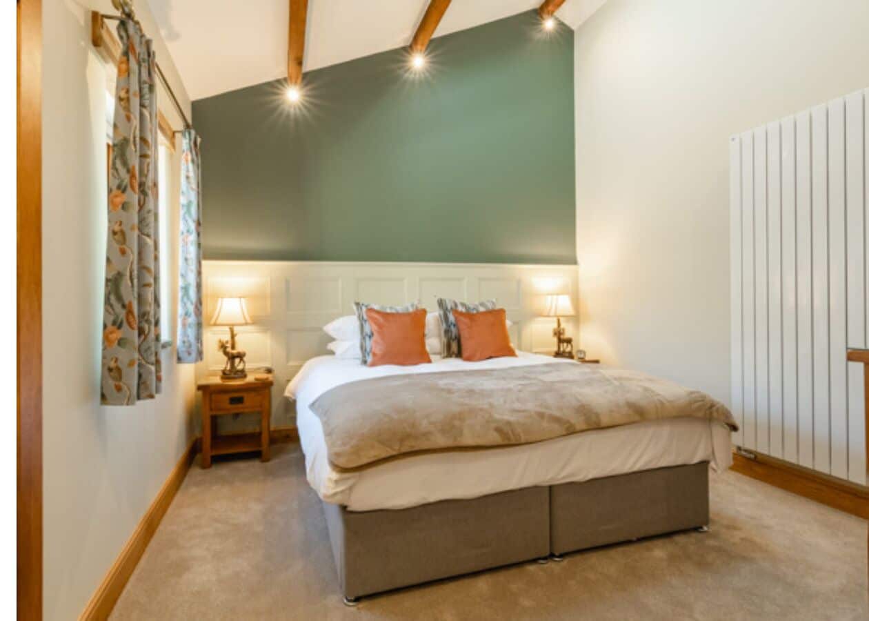 Deluxe-Suite | Individuell dekoriert, individuell eingerichtet, Schreibtisch