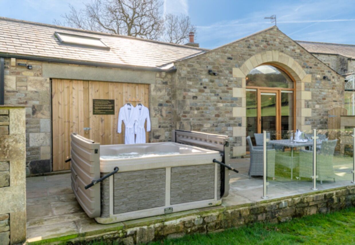 Deluxe Suite | Individually decorated, individually furnished, desk, blackout curtains