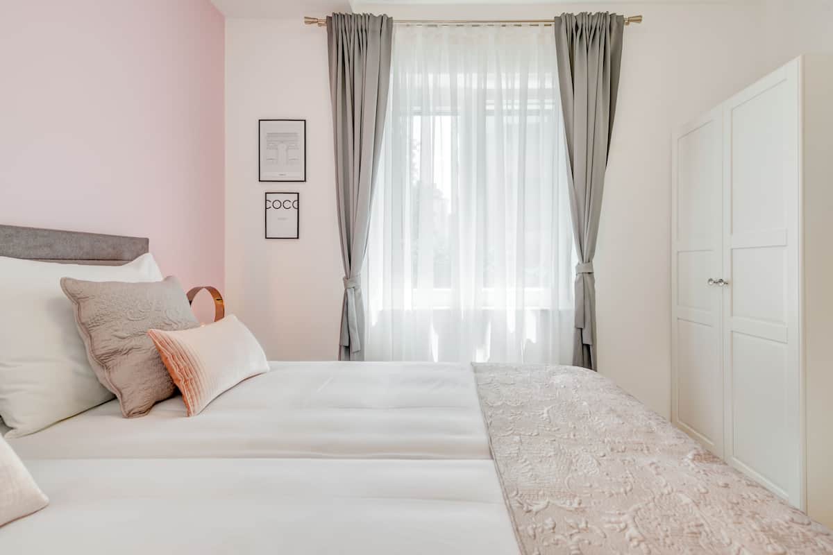 Chambre Supérieure avec lits jumeaux (Paris) | 1 chambre, literie de qualité supérieure, minibar