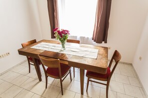 Private kitchen - Central Retro Apartment (Prague)
