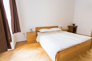 1 bedroom, blackout curtains, iron/ironing board, free WiFi - Central Retro Apartment (Prague)