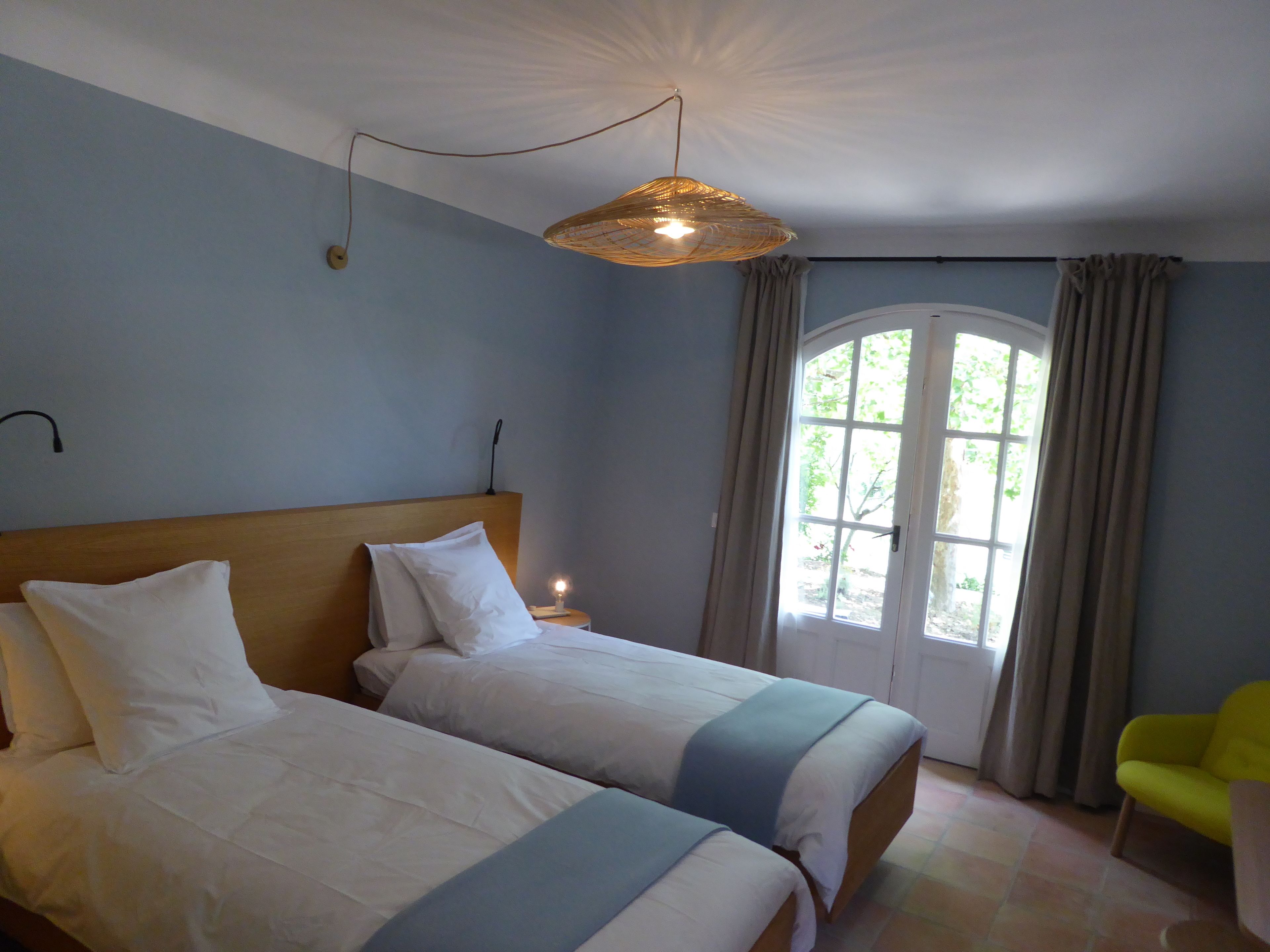 Kamer, 1 twee- of 2 eenpersoonsbedden, terras | Individueel gedecoreerd, individueel gemeubileerd