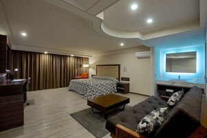 Deluxe Suite, 1 King Bed | View from room