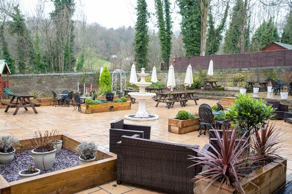 Deluxe dubbelrum - 1 kingsize-säng - utsikt mot innergården | Terrass/Patio