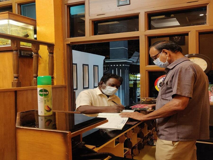 Área de estar no saguão