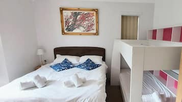Egyptian cotton sheets, premium bedding, individually decorated