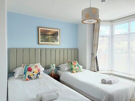 Egyptian cotton sheets, premium bedding, in-room safe