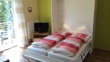 Free WiFi, bed sheets