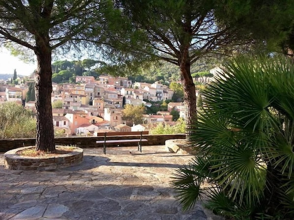 Property grounds - Hostellerie du Cigalou (Bormes-Les-Mimosas)