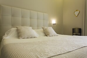 Superior-Doppelzimmer, 1 King-Bett, Nichtraucher, Balkon | Zimmersafe, Verdunkelungsvorhänge, schallisolierte Zimmer