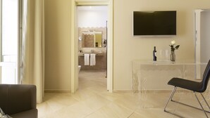 Dobbeltrom – superior | Safe på rommet, blendingsgardiner, lydisolert og wi-fi (inkludert)
