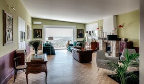 Lobby sitting area - Villa de Donatis Charming Guest House (Casarano)
