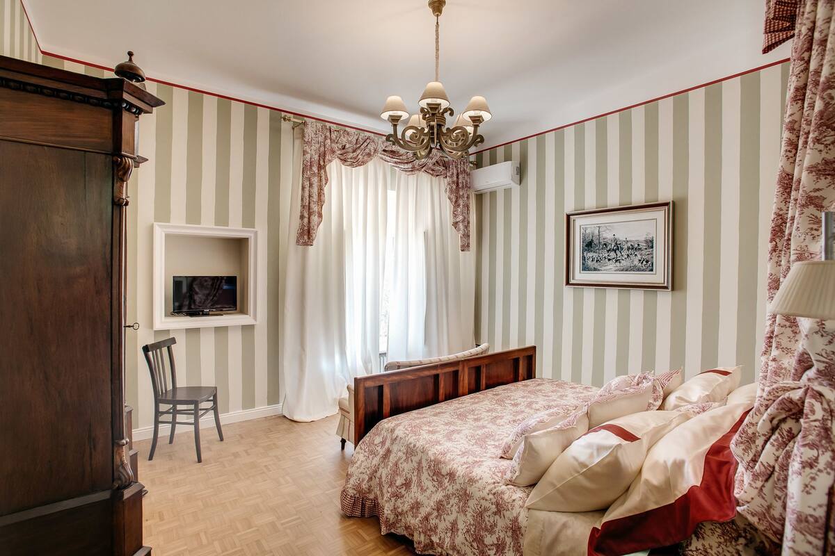Chambres insonorisées, lits bébé (gratuits)