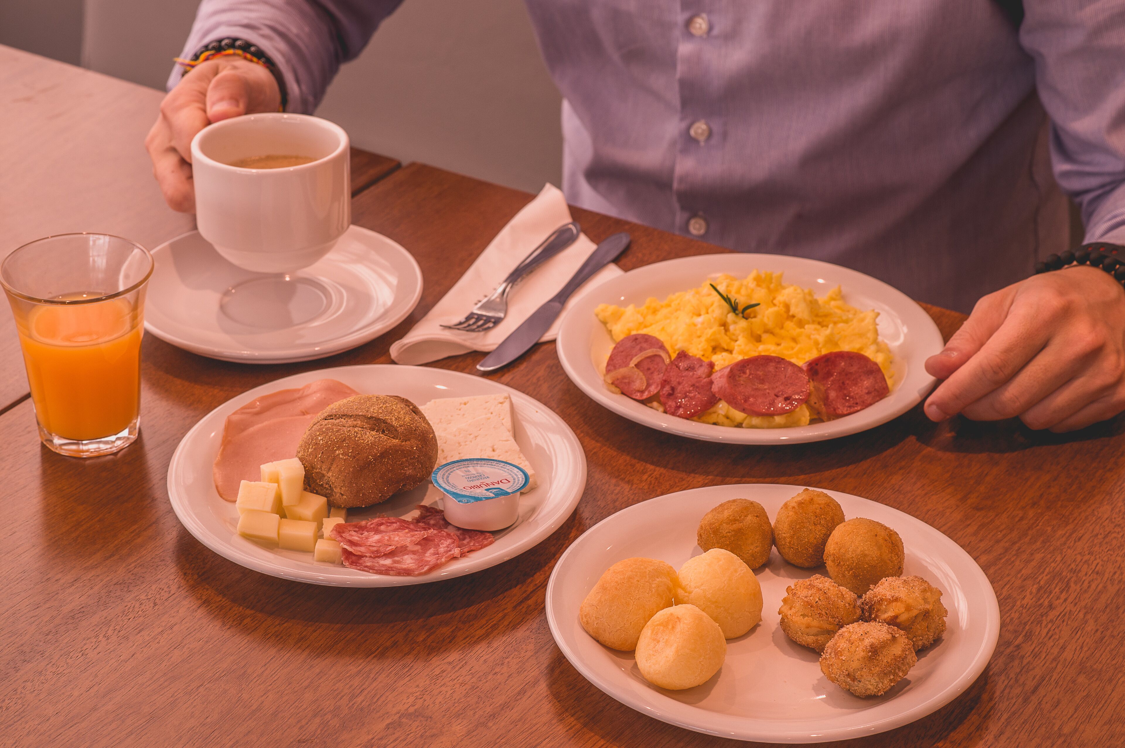 daily buffet breakfast (brl 53.00 per person)