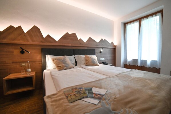 Free cots/infant beds, free WiFi, bed sheets