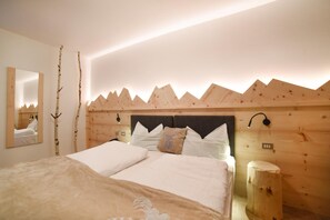 Free cots/infant beds, free WiFi, bed sheets - Albergo Sporting (Pejo)